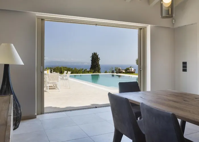 Ylenia Villa *
