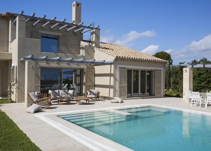 Ylenia Villa *